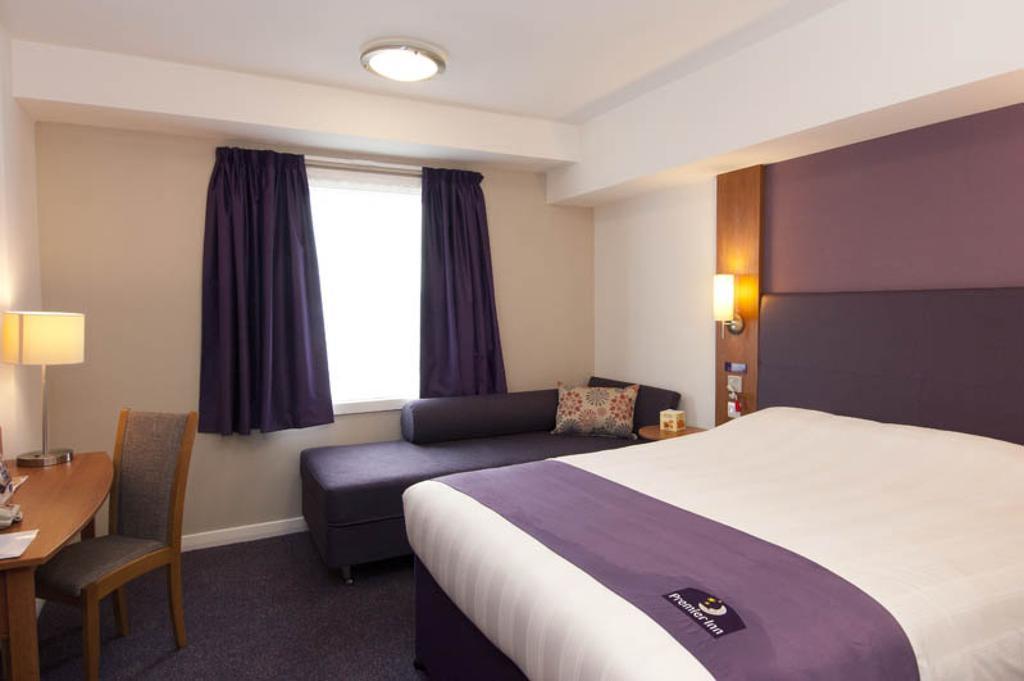 Premier Inn Falkirk East חדר תמונה
