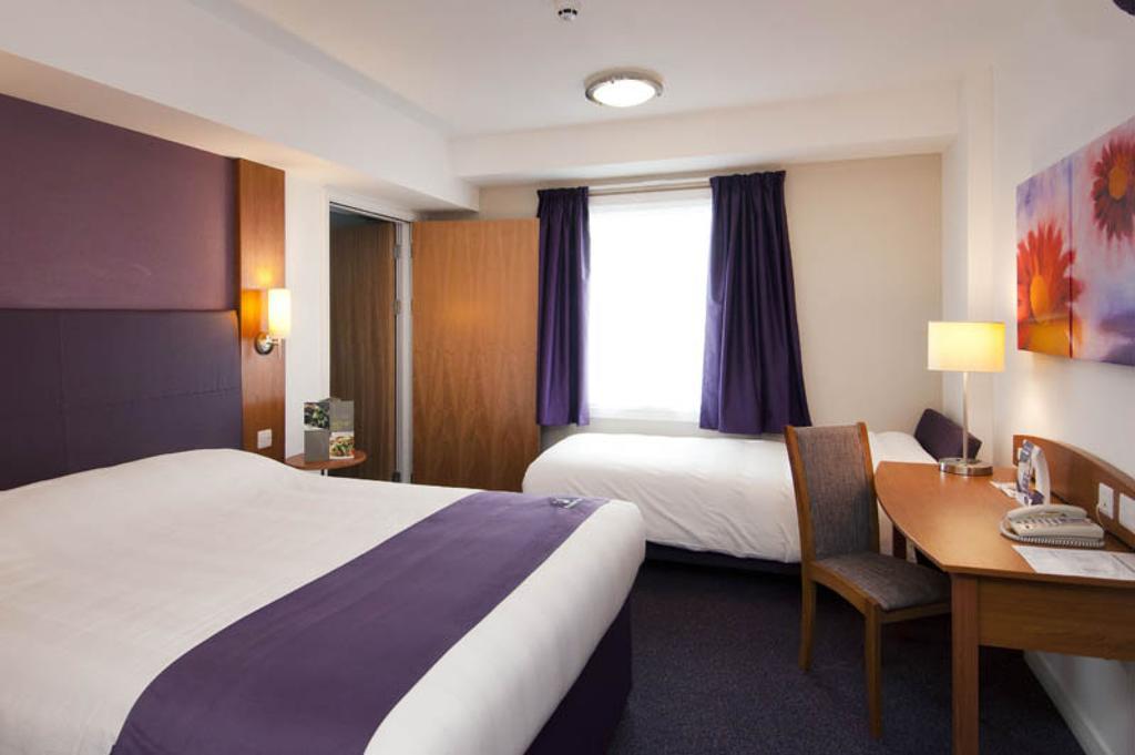 Premier Inn Falkirk East חדר תמונה